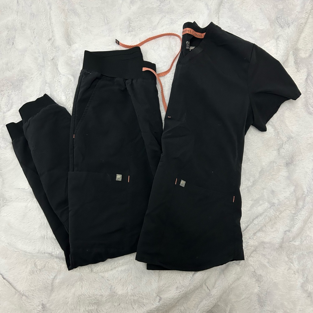 Black Fabletics scrub set size small